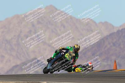 media/Oct-30-2022-CVMA (Sun) [[fb421c3cec]]/Race 11 Amateur Supersport Open/